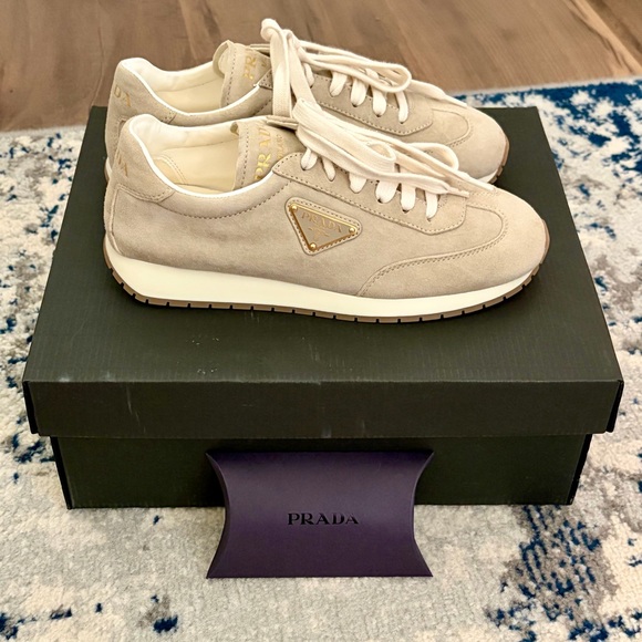 Prada Pomice Camoscio Suede Sneakers - EU 37 / US 7 - Picture 7 of 11